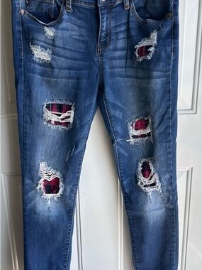Women’s Judy Blue Skinny Fit red/black plaid distressed jeans 13/31